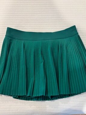Lululemon Varsity Pleated Tennis Skirt.